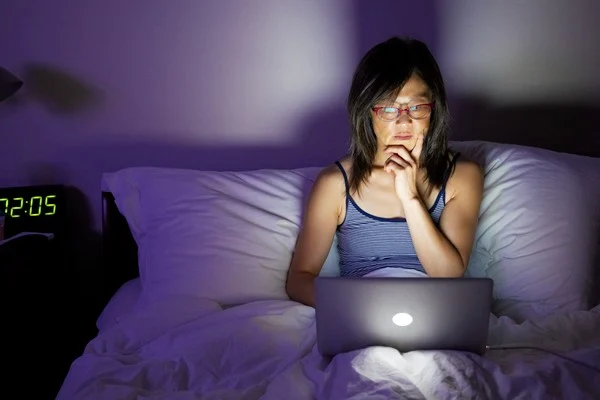 Cansado de rolar na cama para dormir? Aprenda a regra dos 15 minutos 7
