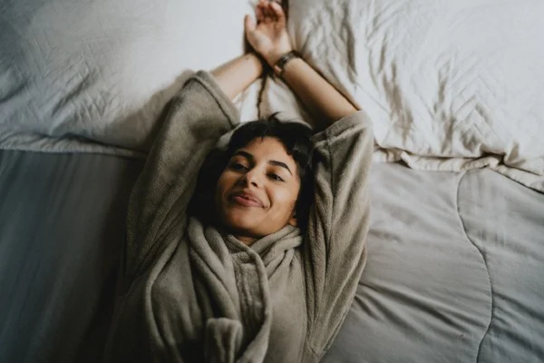 Cansado de rolar na cama para dormir? Aprenda a regra dos 15 minutos 12
