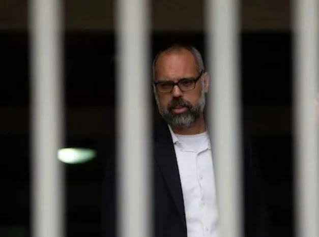 Foragido, Allan dos Santos participa de motociata de Bolsonaro nos EUA 6