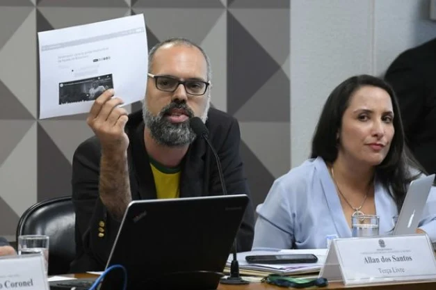 Foragido, Allan dos Santos participa de motociata de Bolsonaro nos EUA 15