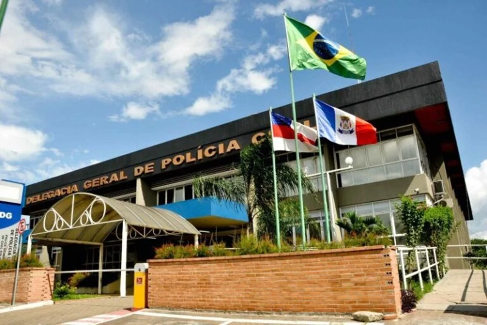 Corpos de jornalista e indigenista chegam a Brasília na noite desta 5ª 5