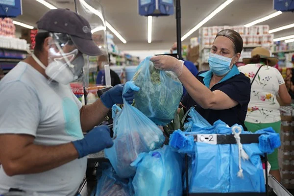 4ª onda: é necessário retomar o uso de máscara em ambientes fechados? 11