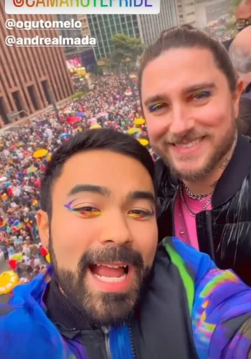 Famosos esbanjam romance na 26ª Parada do Orgulho LGBT+; veja fotos 6