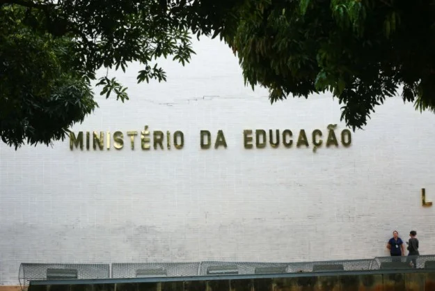 Polícia Federal prende ex-ministro da Educação Milton Ribeiro 11