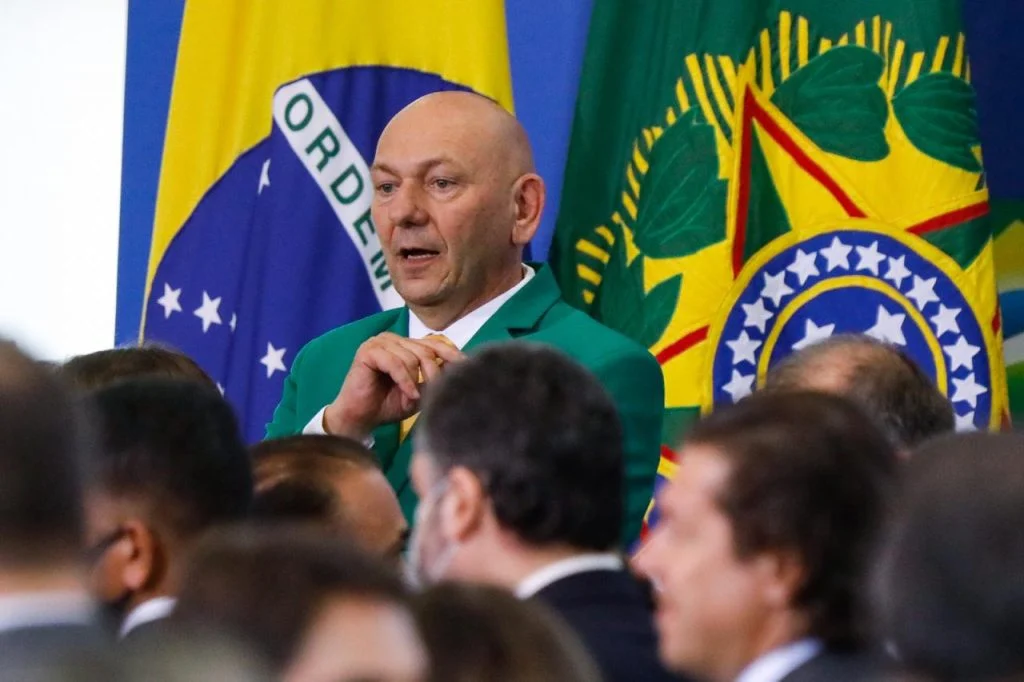 Luciano Hang colocou R$ 800 mil via Rouanet em musical sobre sertanejo 2