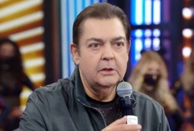 Cantora ameaça expor segredos do filho de Faustão e constrange jovem 10