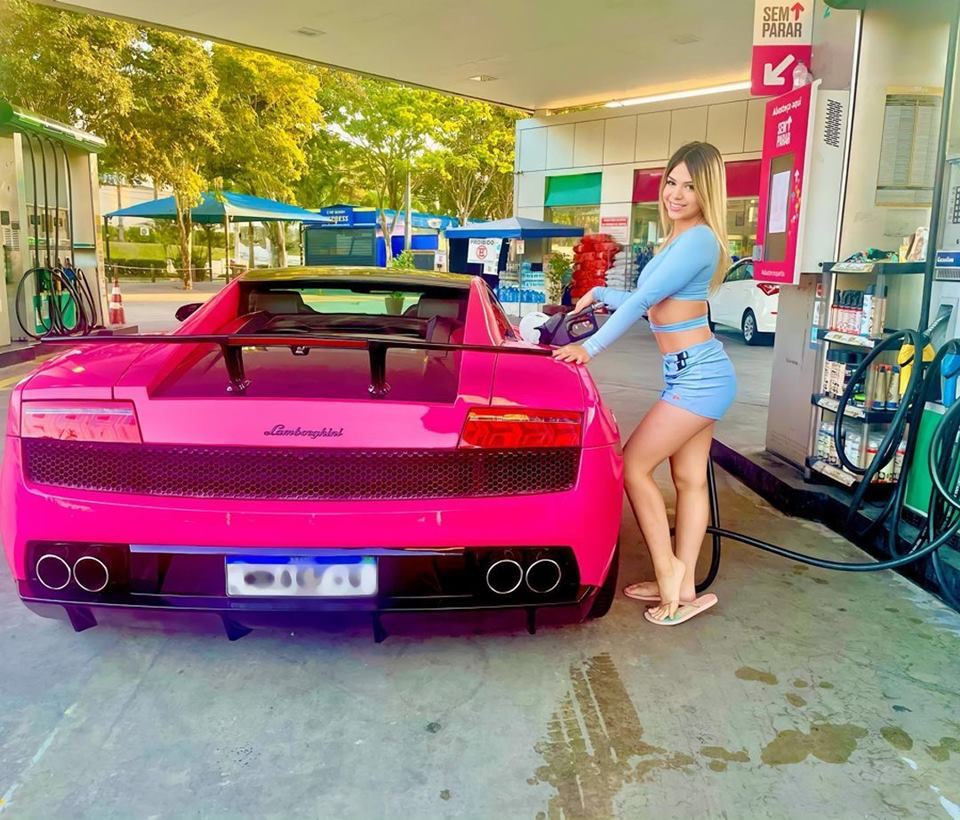Lamborghini rosa de Melody é alienada e tem dívidas atrasadas 2
