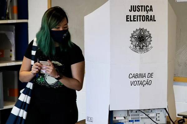 BTG/FSB: Lula tem 44% das intenções de voto; Bolsonaro, 31% 8