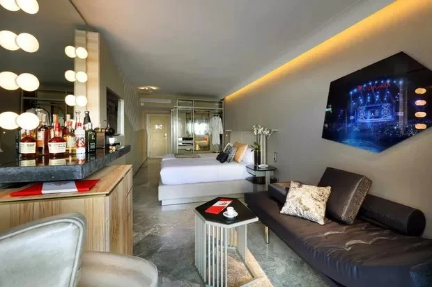 Juliette se hospeda em hotel com diárias de até R$ 54 mil. Veja fotos 3