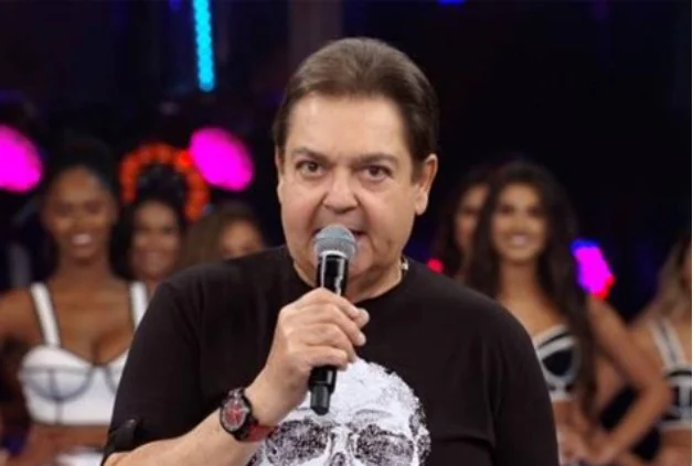 Cantora ameaça expor segredos do filho de Faustão e constrange jovem 5