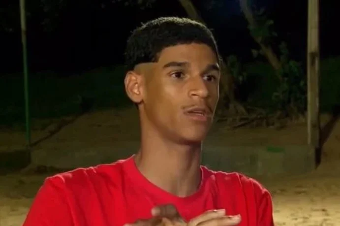 Receba! Ex de Militão aparece em balada ao lado de Luva de Pedreiro 18
