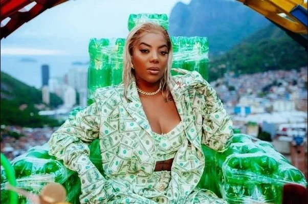 Ludmilla é criticada após revelar situação financeira: “Apaga” 8