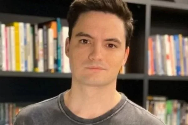 Ex de Felipe Neto detalha término: “Fui bem ameaçada, digamos assim” 19