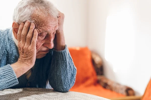 Passar horas em frente à TV aumenta risco de demência, diz estudo 5