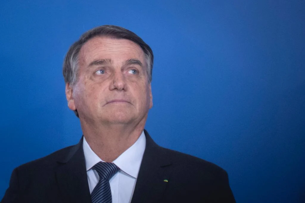 Pesquisa Ipec: Lula tem 44% no primeiro turno, contra 32% de Bolsonaro 2