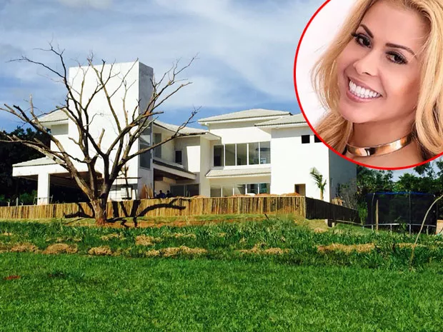 Veja a mansão gigantesca da cantora Joelma com 10 banheiros, 7 suítes, sala enorme e área livre. 4
