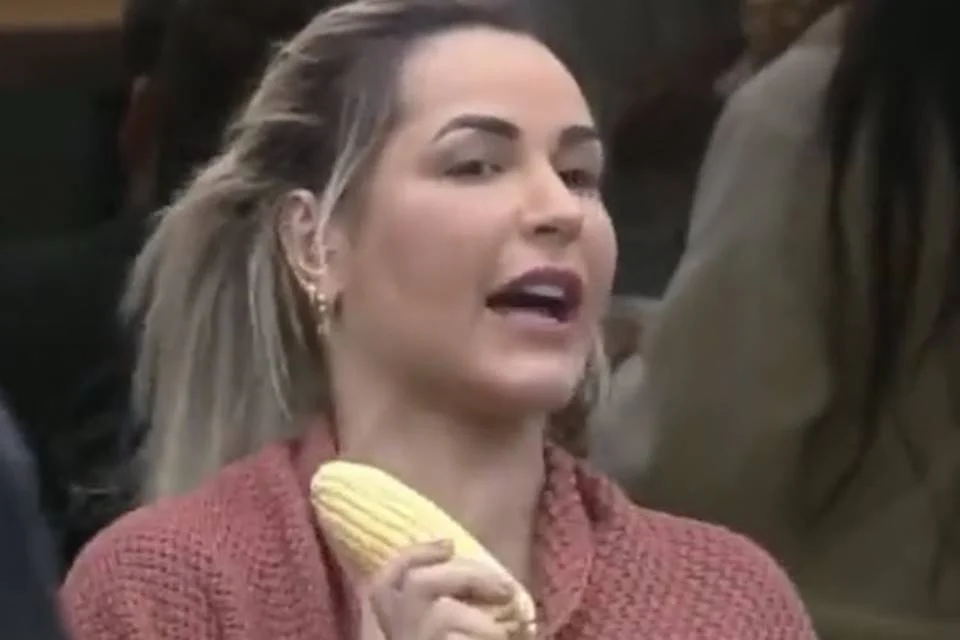 A Fazenda 14: após treta, Deolane acusa Deborah de ter discurso pronto 2