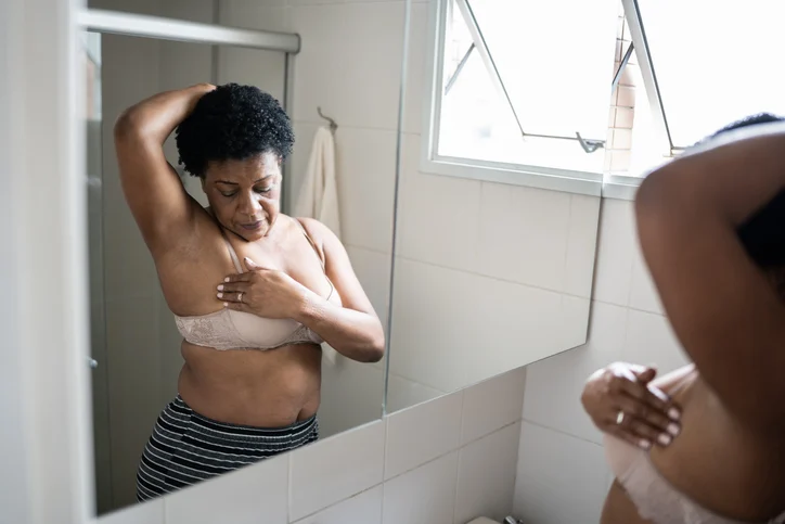 Câncer de mama: saiba qual o sinal de alerta menos conhecido da doença 12