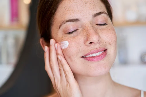 Facial ou corporal: veja o tipo de protetor solar ideal para o pescoço 2