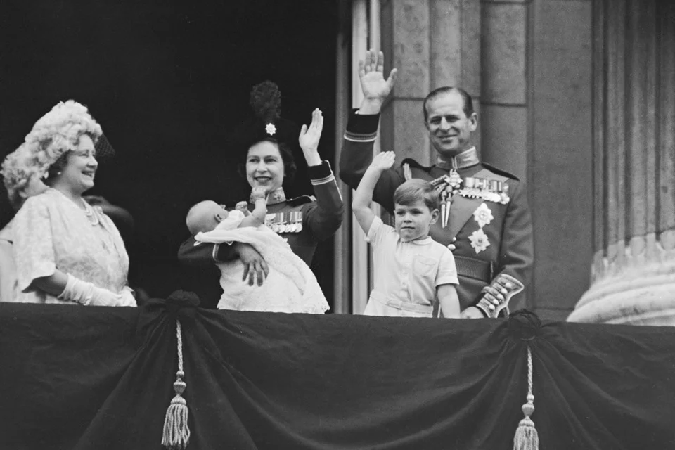 Morre a rainha Elizabeth II, aos 96 anos, após 7 décadas de reinado 9
