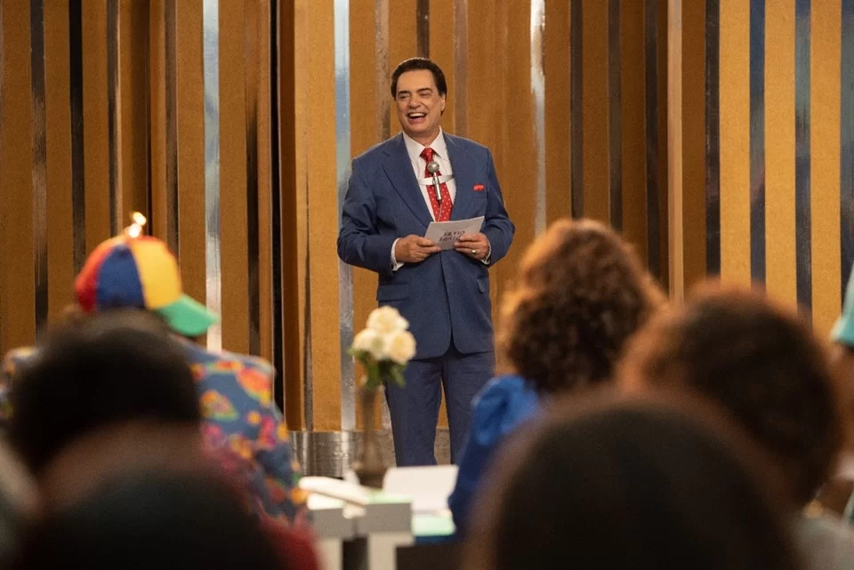 Série apresenta Silvio Santos arrogante e Gugu vilão. Saiba tudo! 2