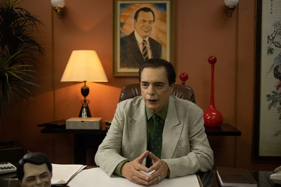 Série apresenta Silvio Santos arrogante e Gugu vilão. Saiba tudo! 5