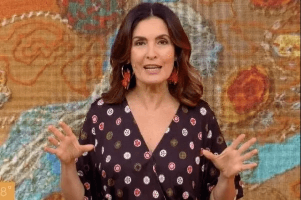 Fátima Bernardes diz que chora durante gravações do The Voice Brasil 15
