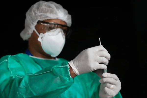 Tripledemia: entenda o que é e quais são os riscos para você 3