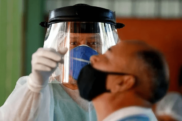 Tripledemia: entenda o que é e quais são os riscos para você 5
