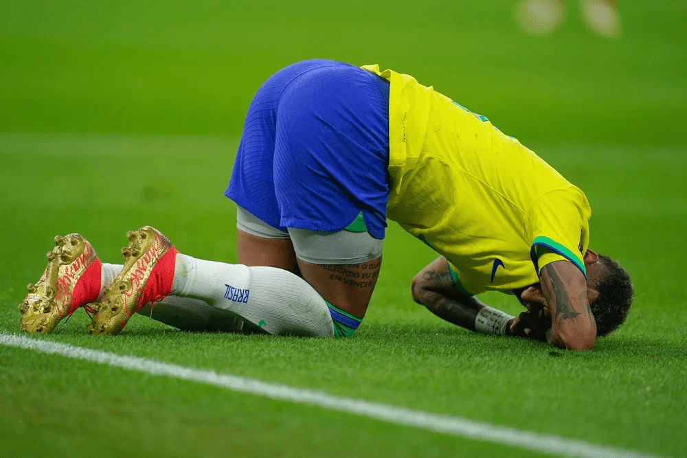 Após lesões, Neymar e Danilo estão fora da fase de grupos da Copa 4