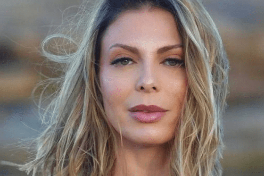 Sheila Mello anuncia fim de namoro e desabafa: “Cuidando de mim” 2