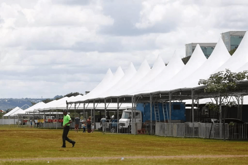 Caravanas de apoiadores de Lula começam a chegar a Brasília para posse 7