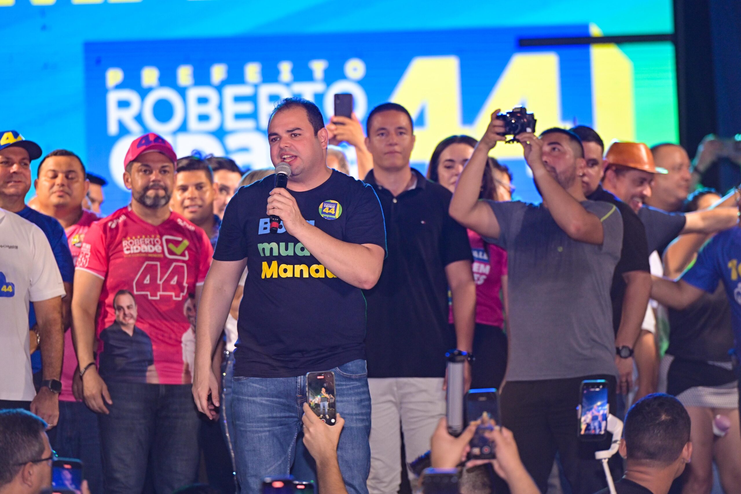 A quatro dias da eleição, Roberto Cidade comemora aniversário com mais de 15 mil apoiadores na ‘micareta44’ 1 A quatro dias da eleição, Roberto Cidade comemora aniversário com mais de 15 mil apoiadores na ‘micareta44’ 1