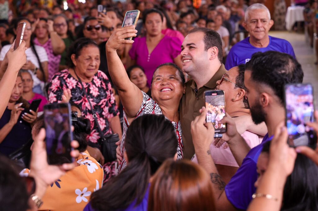 Roberto Cidade leva emoção e reconhecimento às mães das zonas Sul e Oeste de Manaus 2