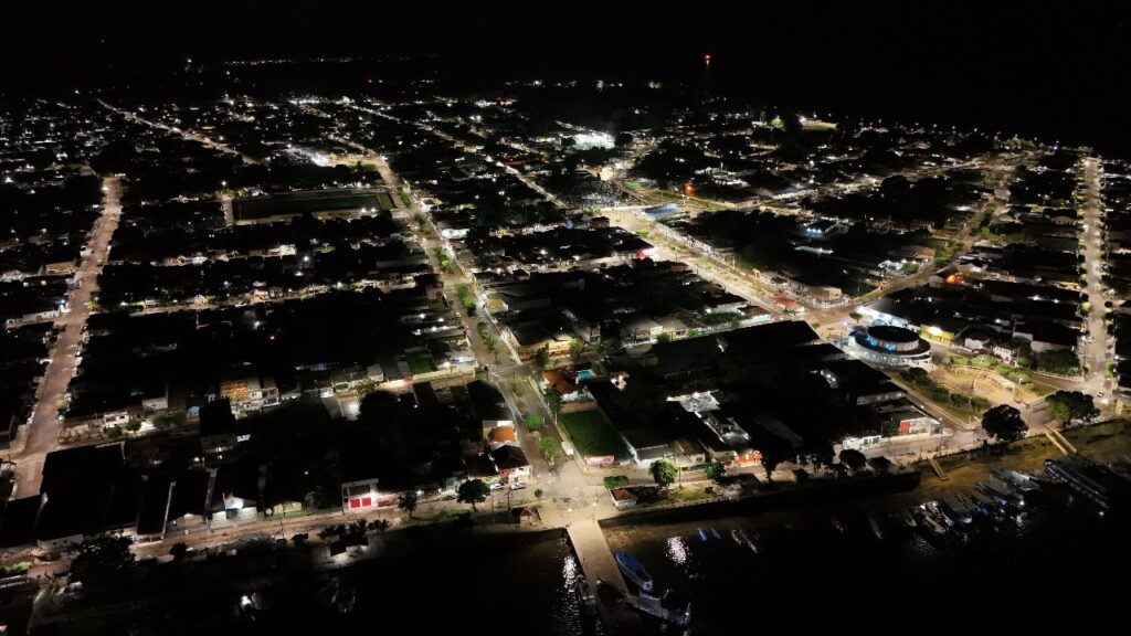 Governo do Amazonas implanta mais de 2,9 mil pontos de iluminação de LED em Maués 4