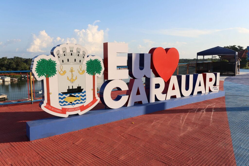 Governador Wilson Lima inaugura iluminação pública de LED e visita obra de ampliação do sistema de abastecimento de água de Carauari 3