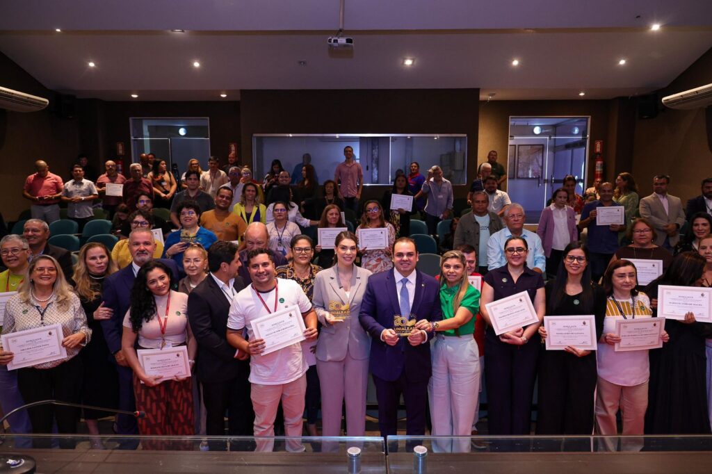Presidente Roberto Cidade comemora 20 anos da Escola do Legislativo Senador José Lindoso e reforça compromisso institucional da Aleam com a capacitação cidadã 2