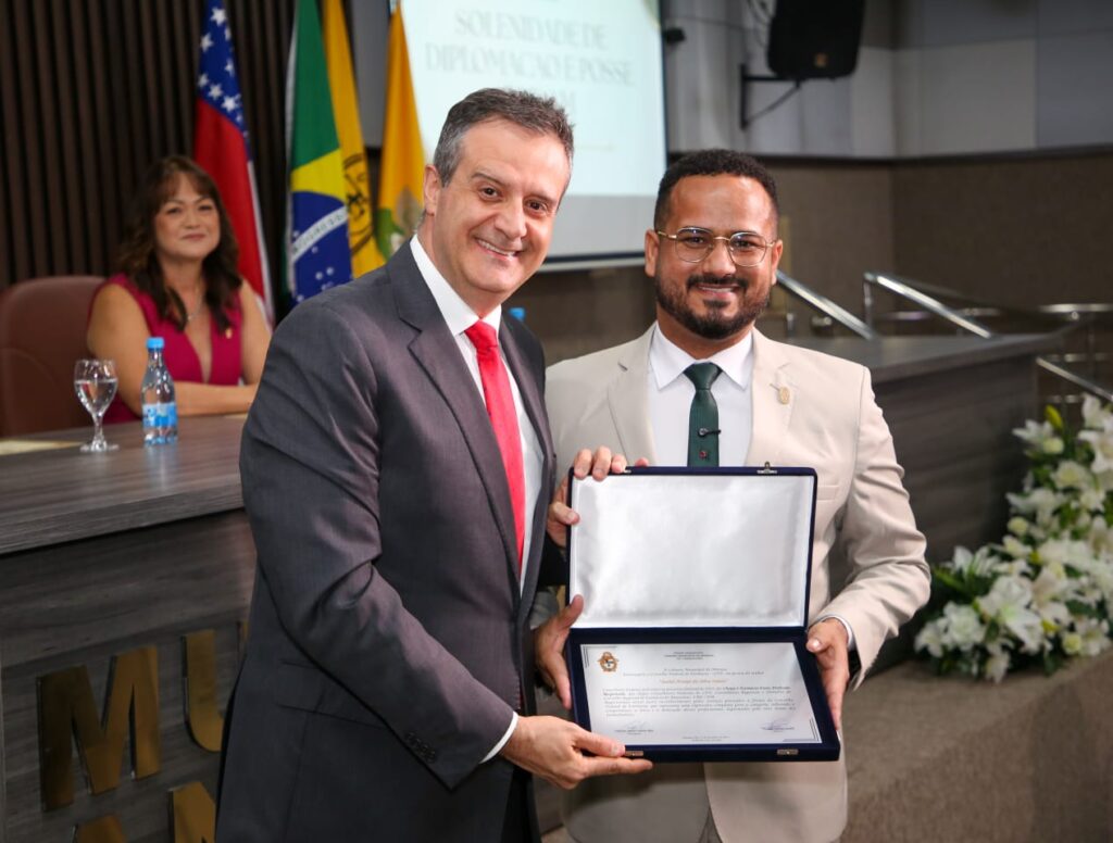 Vereador Marcelo Serafim prestigia solenidade de posse da nova diretoria do CRF-AM 2