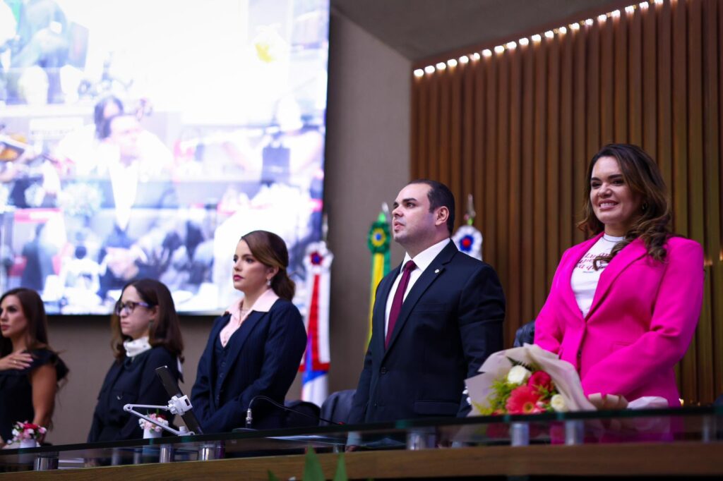 Roberto Cidade lidera Sessão Especial da Aleam que homenageia 33 mulheres com Diploma Mulher Cidadã Amazonense 3