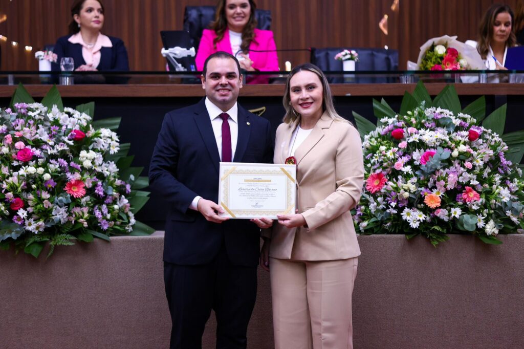 Roberto Cidade lidera Sessão Especial da Aleam que homenageia 33 mulheres com Diploma Mulher Cidadã Amazonense 2