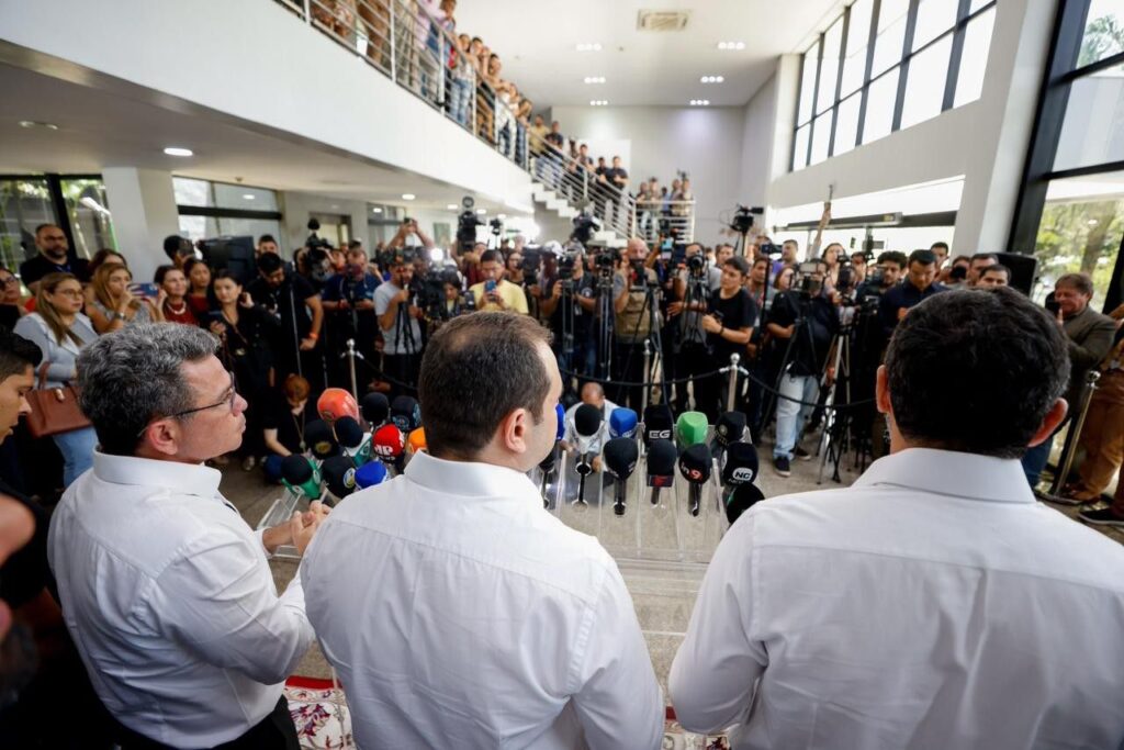 No primeiro dia à frente do Executivo, governador interino Roberto Cidade destaca estabilidade institucional e continuidade de projetos 2