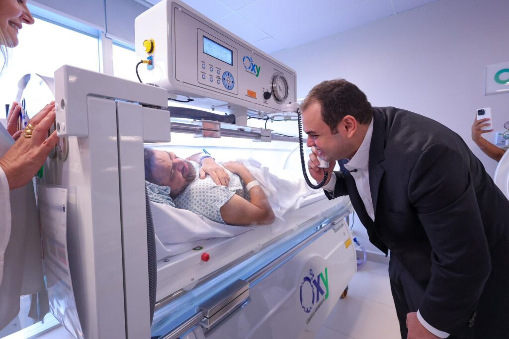 Governador interino Roberto Cidade inaugura cinco câmaras hiperbáricas e amplia tratamento de alta complexidade no Hospital Delphina Aziz 2