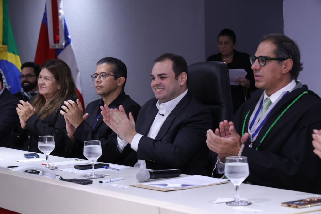 Governador interino Roberto Cidade empossa novos defensores públicos e reforça atuação da DPE no interior do Amazonas 3
