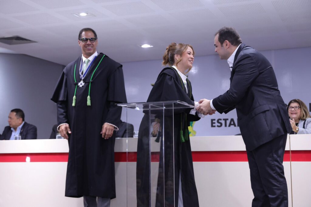 Governador interino Roberto Cidade empossa novos defensores públicos e reforça atuação da DPE no interior do Amazonas 2