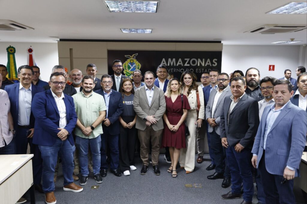 Mais de 14 mil servidores da Segurança terão reajuste de 4,14%, anuncia o governador interino Roberto Cidade 3