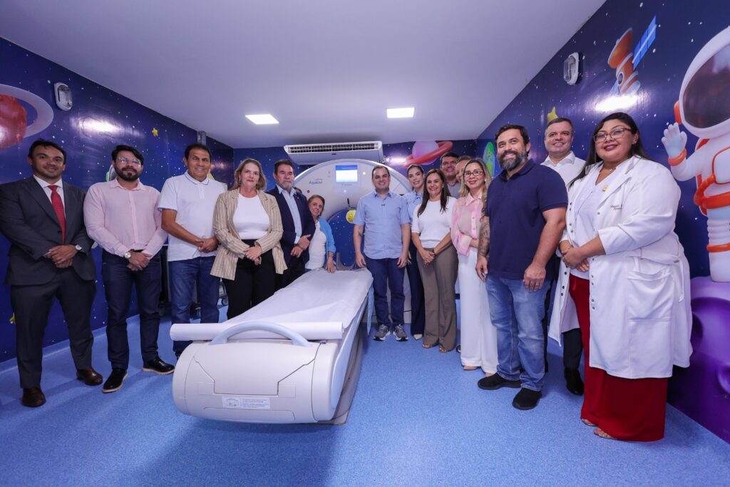 Ampliando o atendimento infantil, governador interino Roberto Cidade inaugura tomógrafo no HPSC da Zona Oeste 2