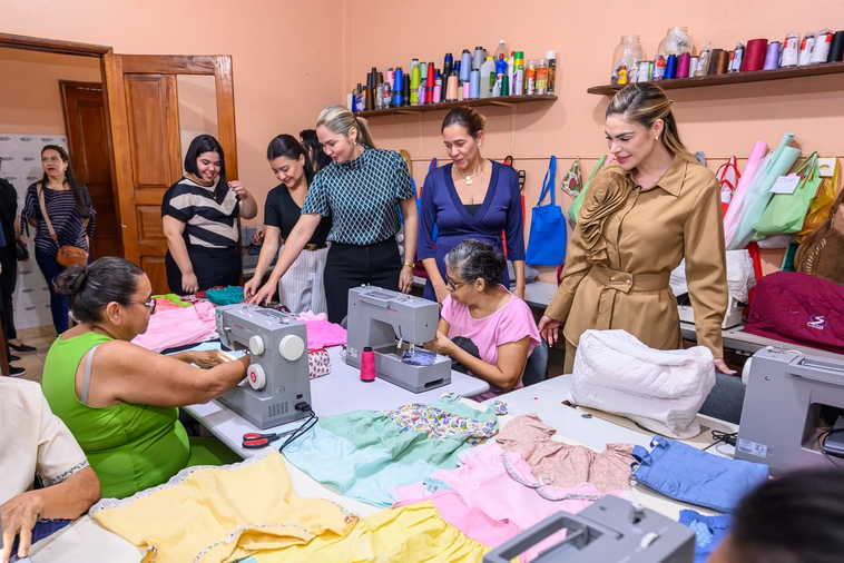 Primeira-dama Thaisa Cidade visita Centro Social São Benedito, contemplado com recursos do FPS para qualificação profissional